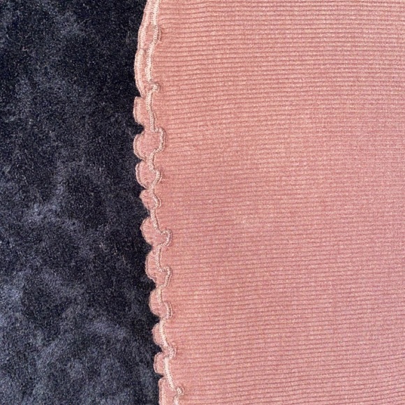 Brown turtle neck tank top - Picture 2 of 2